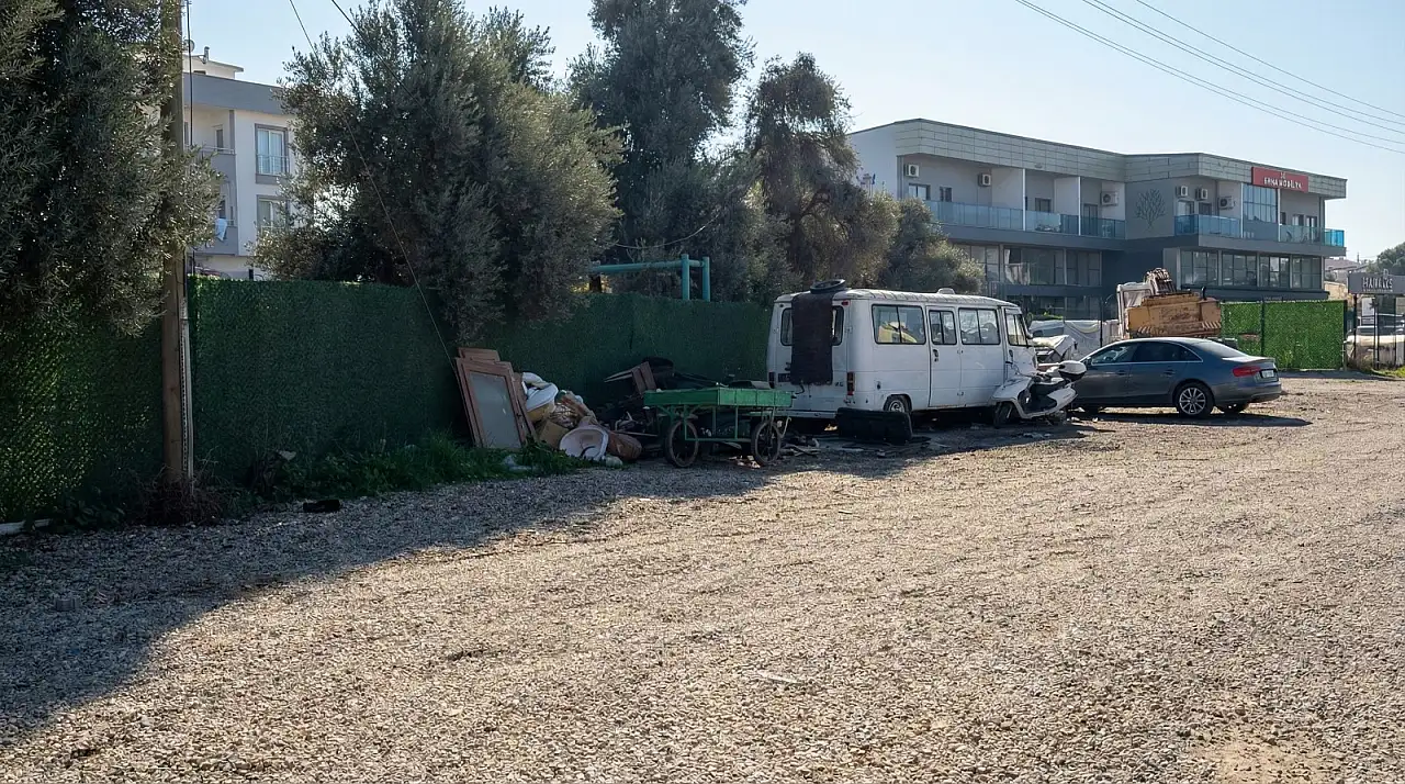 23 Nisan Bulvarı'ndaki görüntü kirliliği tepki çekiyor