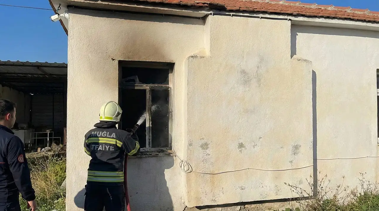 Milas'ta ev yangını paniğe neden oldu