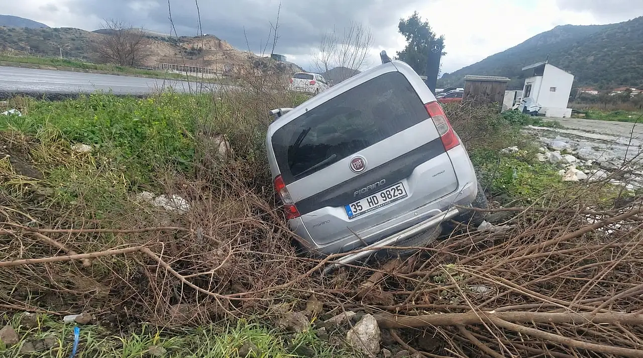 Milas Söke Yolunda Korkutan Kaza: Yağış Nedeniyle Şarampole Uçtu 1 Kişi yaralandı