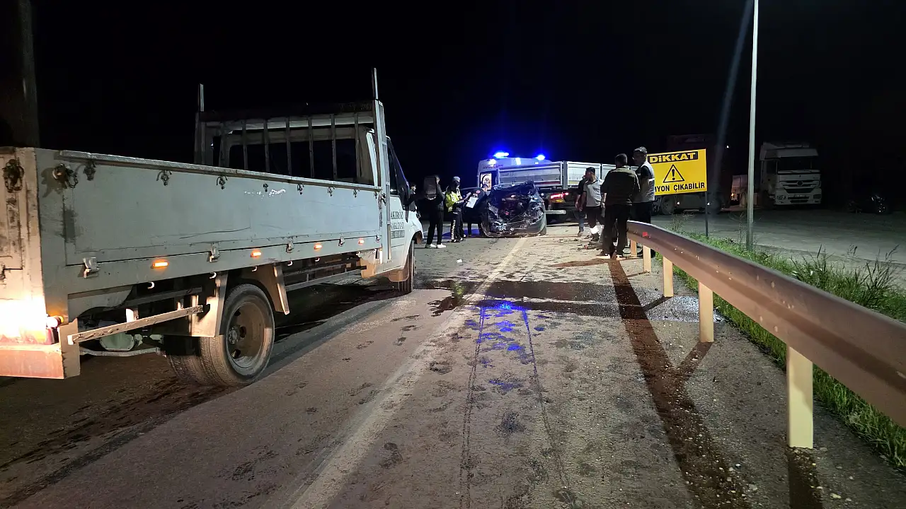 Milas'ta Dönüş Yapmak İsteyen Araç Zincirleme Kazaya Neden Oldu 4 Kişi Yaralandı