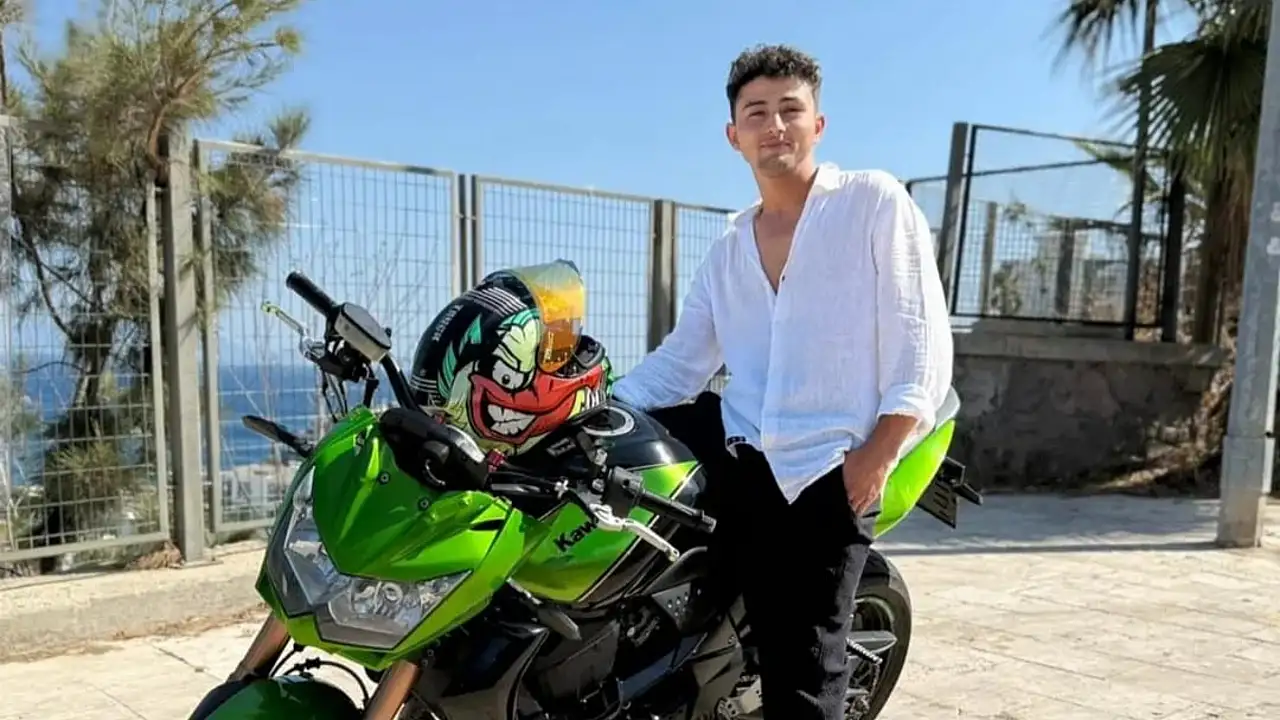 Milas'ı Kahreden Ölüm: 22 Yaşındaki Alper Zorlu Trafik Kazasında Can Verdi