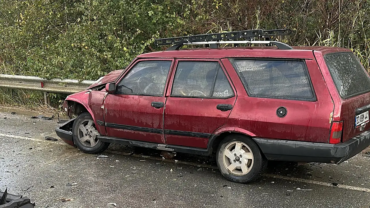 Milas'ta karşı şeride geçen araç faciaya neden oldu 1'i ağır 2 yaralı