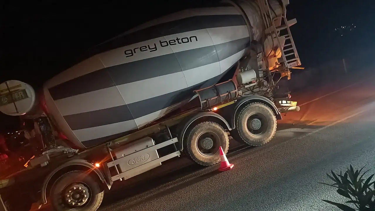 Milas'ta Kahreden Kaza: Otomobil Miksere Çarptı, Bir Kişi Yaşamını Yitirdi