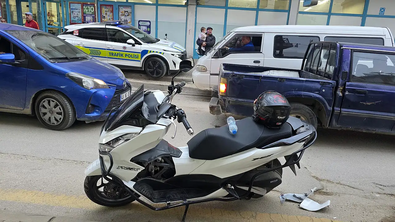 Milas'ta motosiklet ile otomobil çarpıştı: 1 yaralı