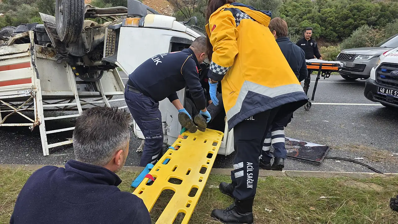 Milas'ta Yolcu Otobüsü ile Kamyonet Çarpıştı: Büyük Facia Kıl Payı Atlatıldı