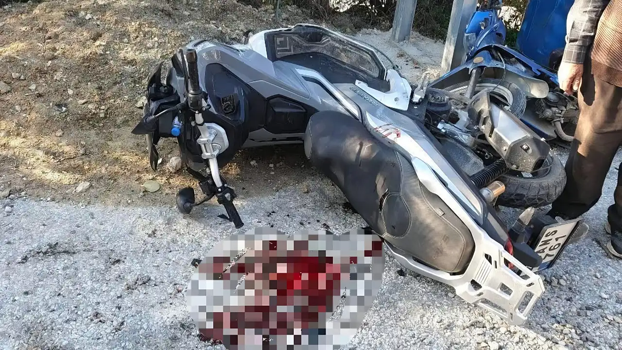 Milas'ta iki motosiklet çarpıştı: 1'i ağır 3 yaralı