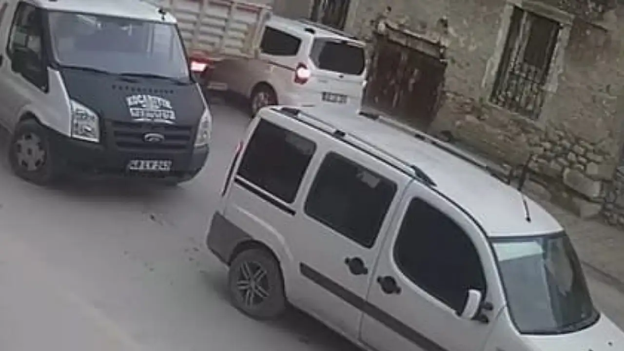 Milas'ta Feci Kaza: Aracından İnerken Kamyonetin Altında Kaldı