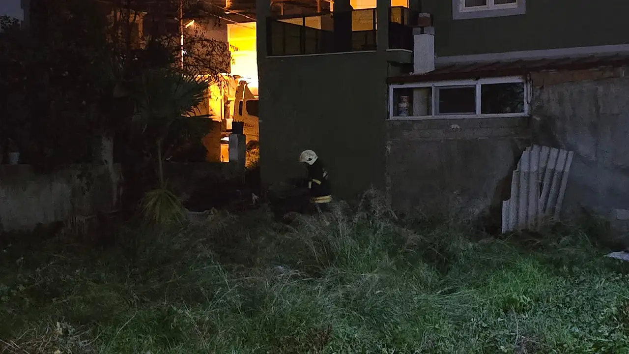 Temizlik için yakılan ateş Milas'ta yangın alarmı verdirdi