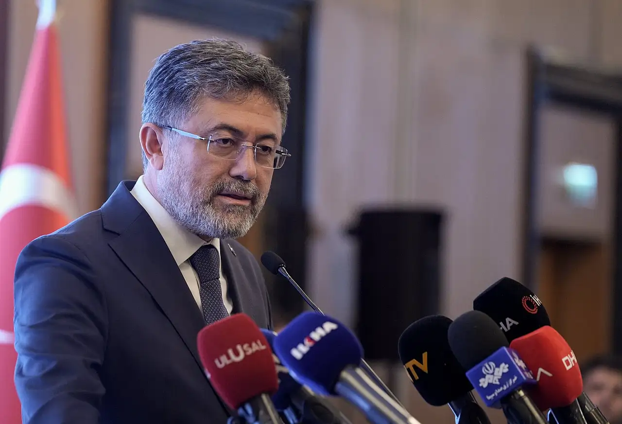 Tarım ve Orman Bakanı Yumaklı'dan Milas'ta kesilen zeytin ağaçlarıyla ilgili sert açıklama