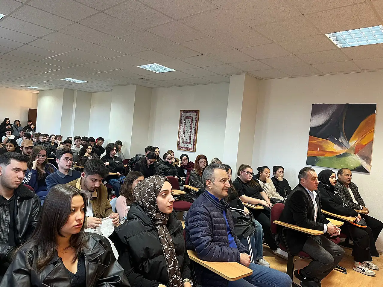 Milas MYO'da Otelcilik Sektörünün Geleceği Masaya Yatırıldı