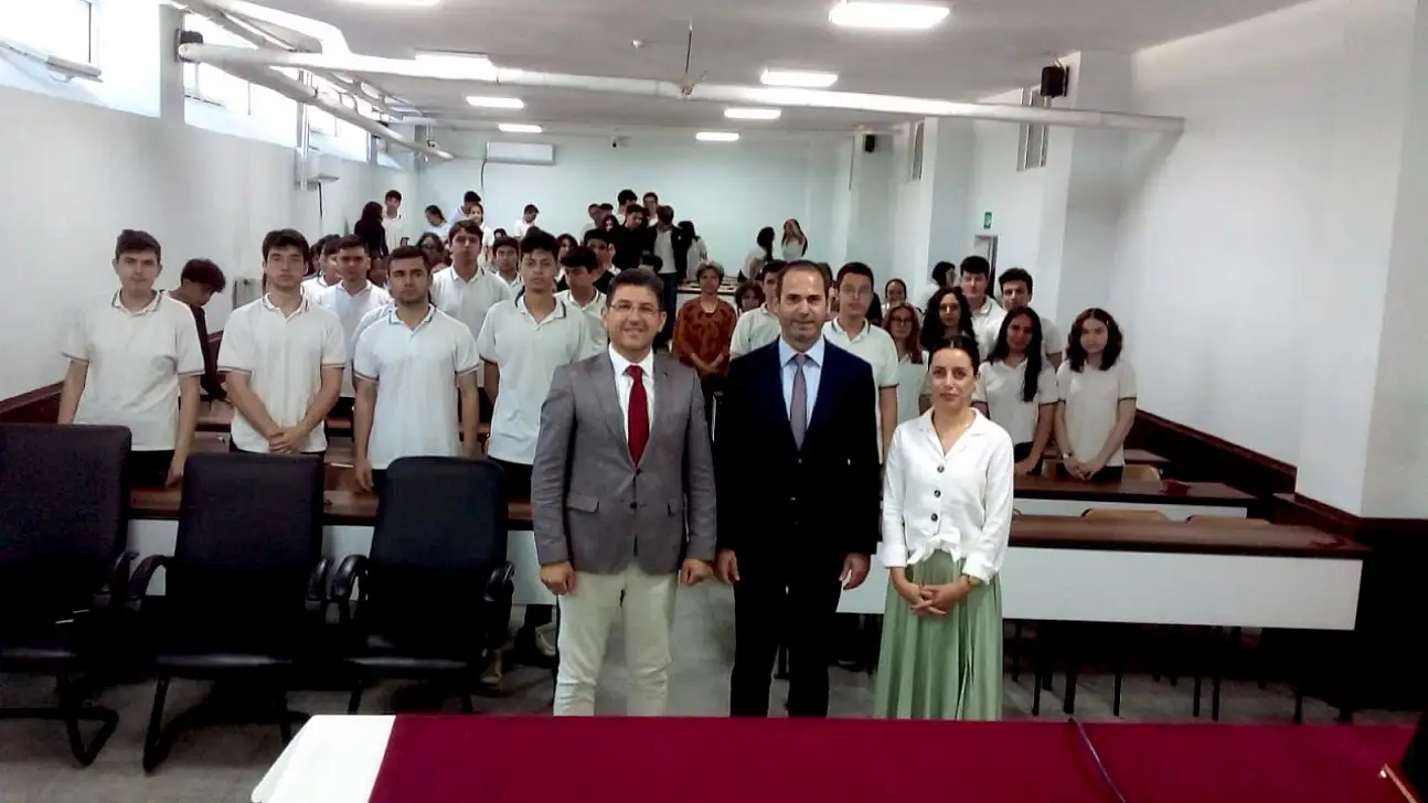 Başsavcı ve fakülte dekanı Milas'ta öğrencilerle buluştu