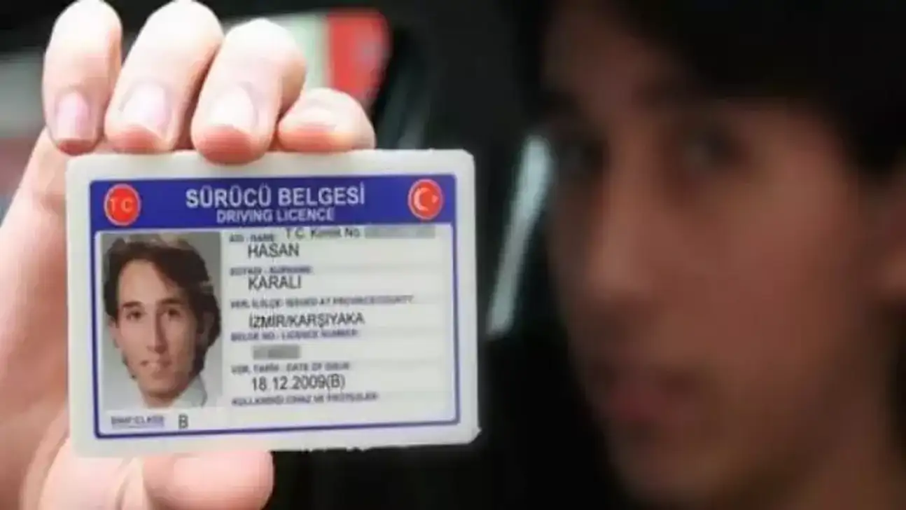 Eski Tip Ehliyetlerde Son Tarih 31 Ekim 2025'e Uzatıldı: Bakanlık Bu Son Uzatma Dedi