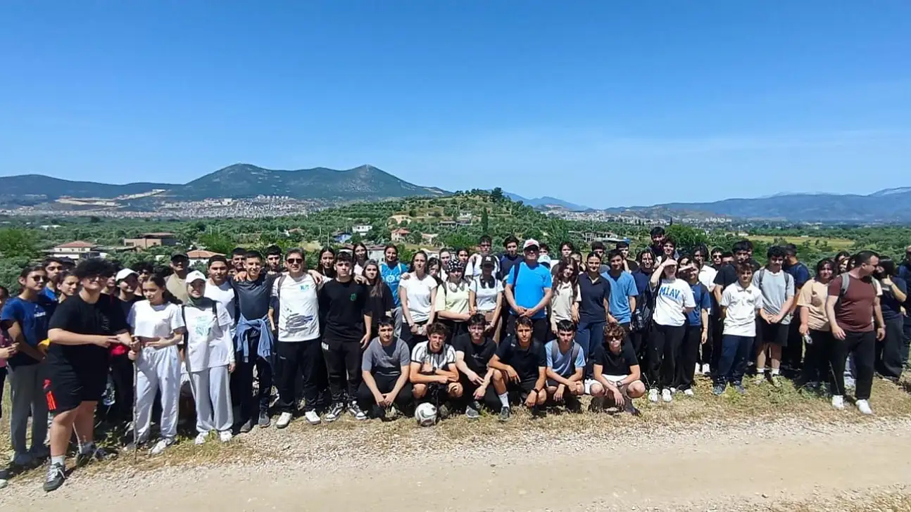 Milas'ta öğrenciler çevreyi korumak için yürüdü