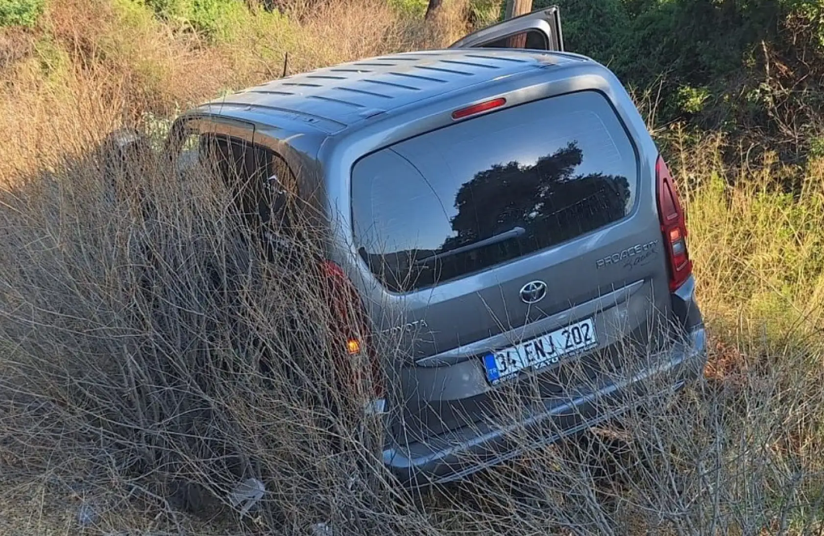 Milas Bodrum Karayolunda Zincirleme Kaza: 9 Araç Birbirine Girdi 2 Kişi Yaralandı