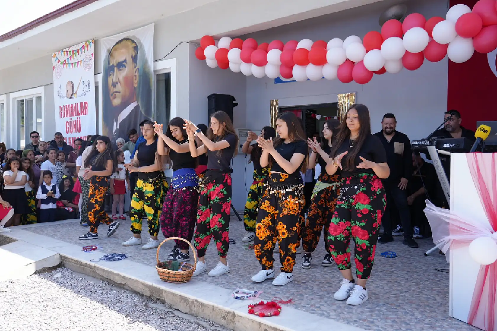 Milas Dibekdere'de Romanlar Günü renkli görüntülere sahne oldu
