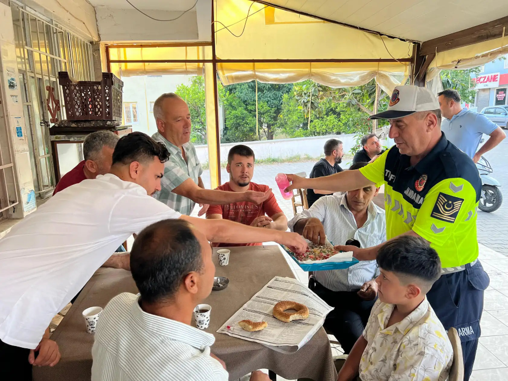 Jandarmadan Bayramda Milas'a Tatlı Dokunuş