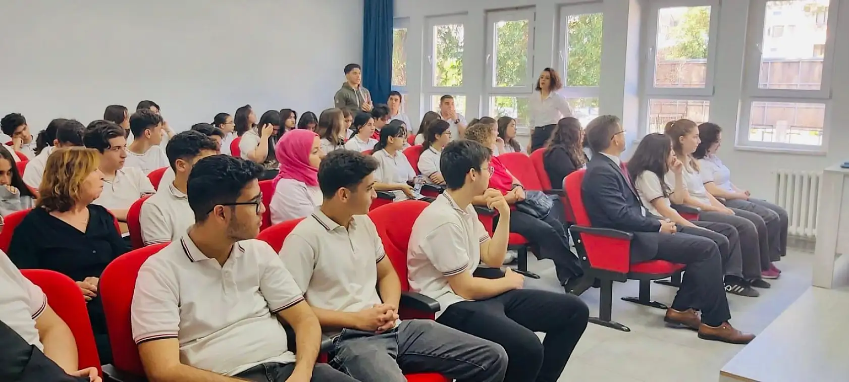 Başsavcı ve fakülte dekanı Milas'ta öğrencilerle buluştu