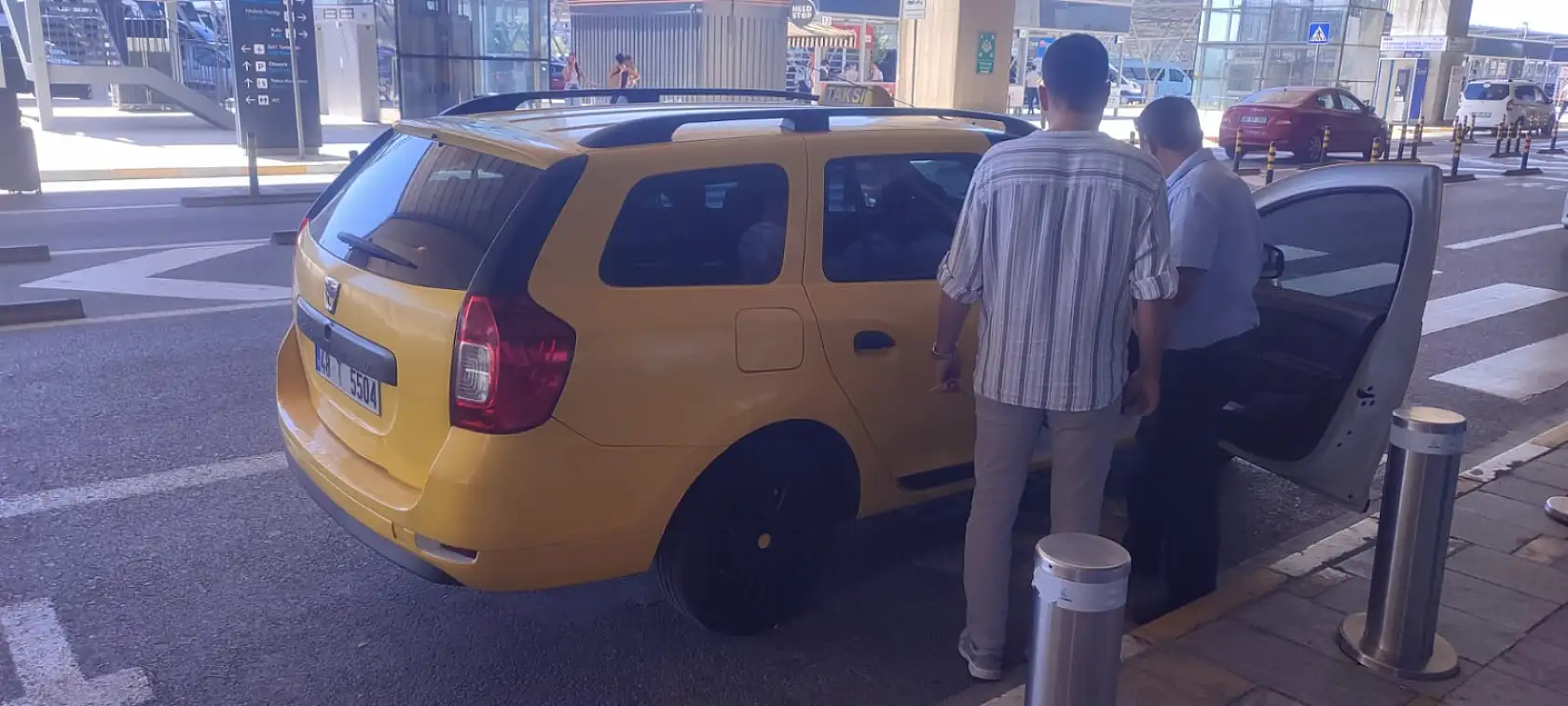 Milas Havalimanı'nda Ticari Taksilere Sigara Denetimi