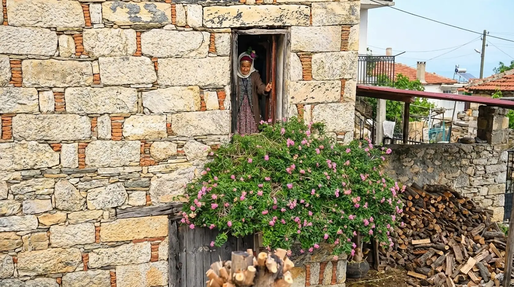 Taş Evlerden Gelin Alayına: Fatmana Teyze Çomakdağ'ı Anlatıyor