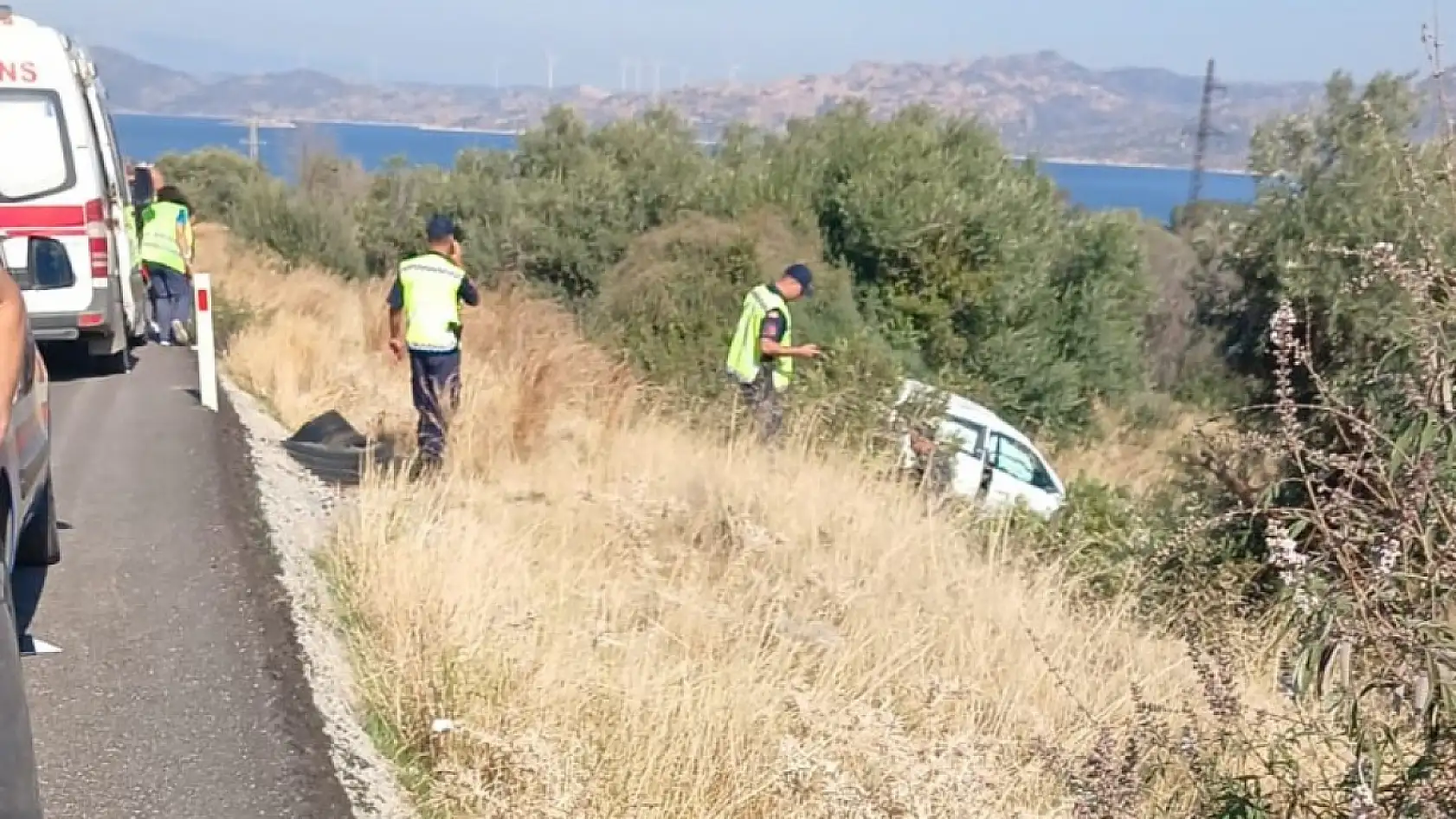 Milas'ta Otomobil Araziye Uçtu: 2 Yaralı