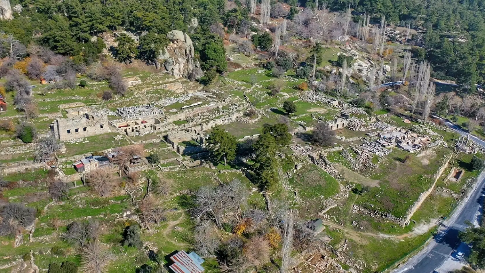 Milas'ta Zeus'un iz bıraktığı kutsal kaya