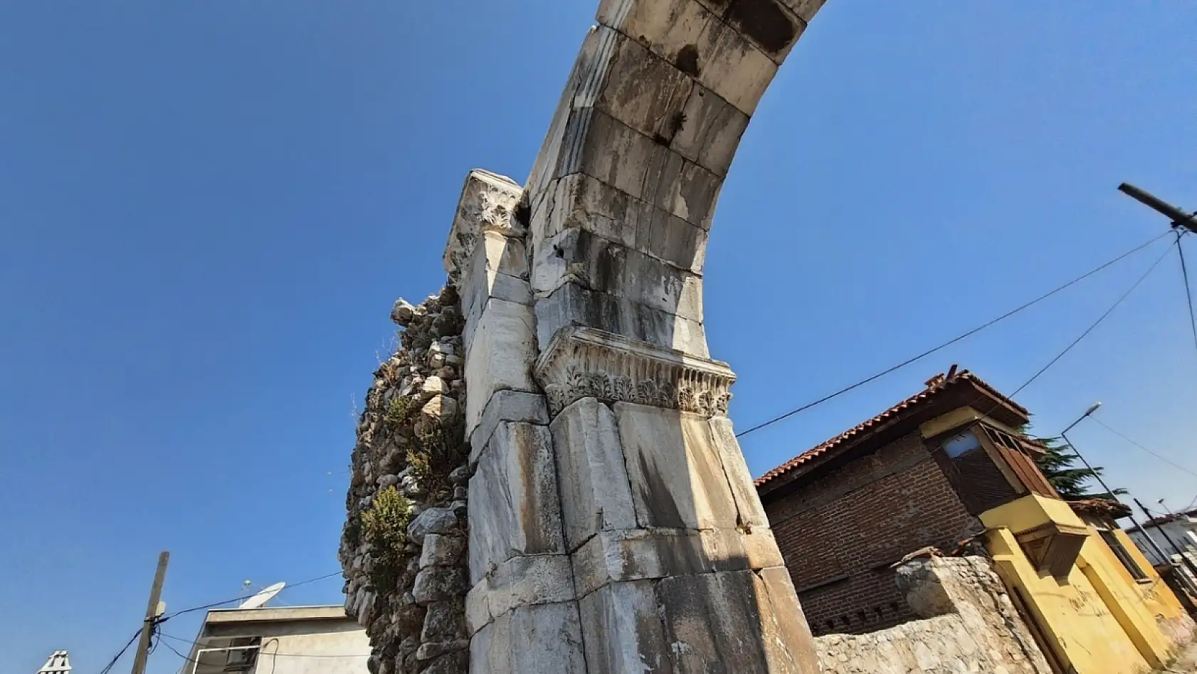 2 bin yıllık su yolu hâlâ Milas'a su taşıyor! Roma'nın gölgesinde yaşayan mahalleler