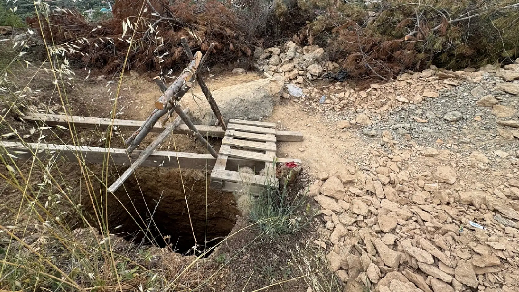 Milas'ta Jandarmadan 20 Metre Derinlikte Kaçak Kazıya Suçüstü Darbe