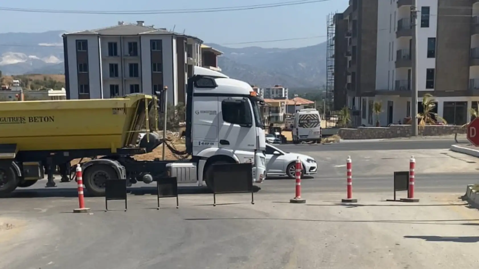 Nazmi Akdeniz Caddesi 4 Gün Trafiğe Kapalı