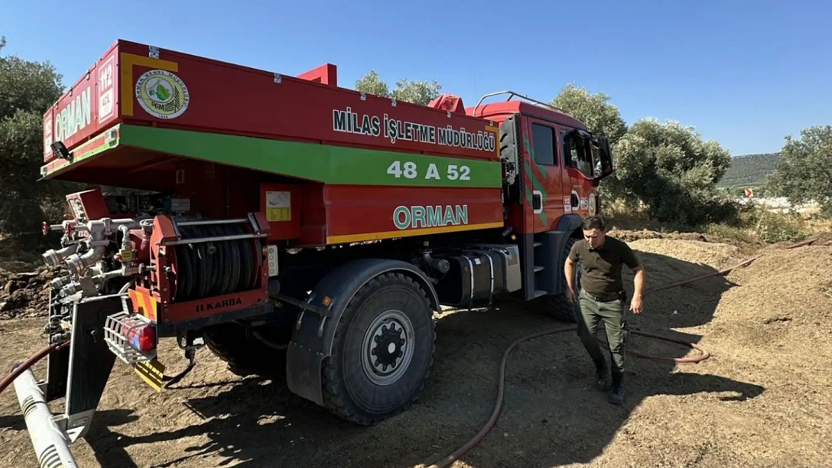 Milas'ta Hayvan Gübresi Depolama Alanında Yangın Paniği