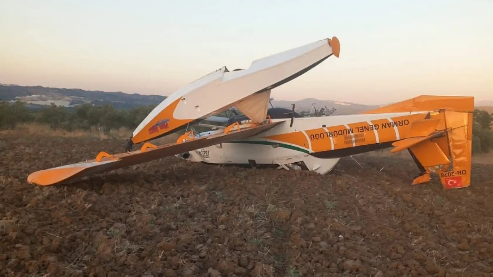 SON DAKİKA: Yatağan'da Yangın Söndürme Uçağı Düştü