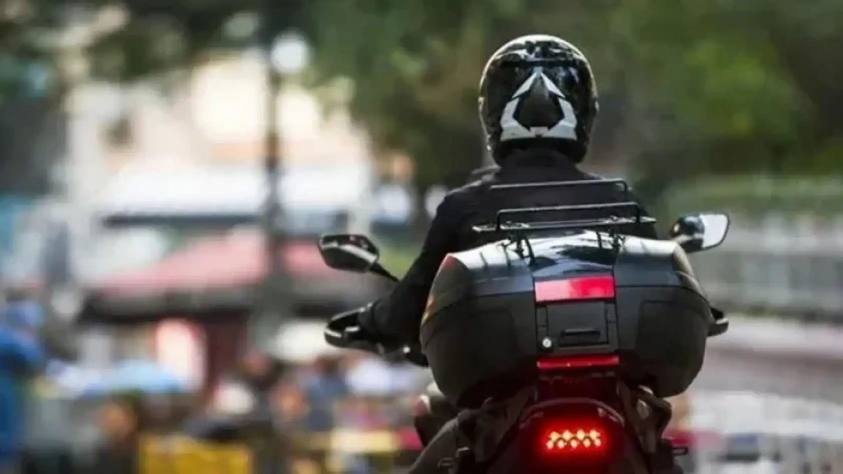 Kask takmayan motosiklet sürücülerine rekor ceza: 9 bin TL'ye kadar yükseldi!