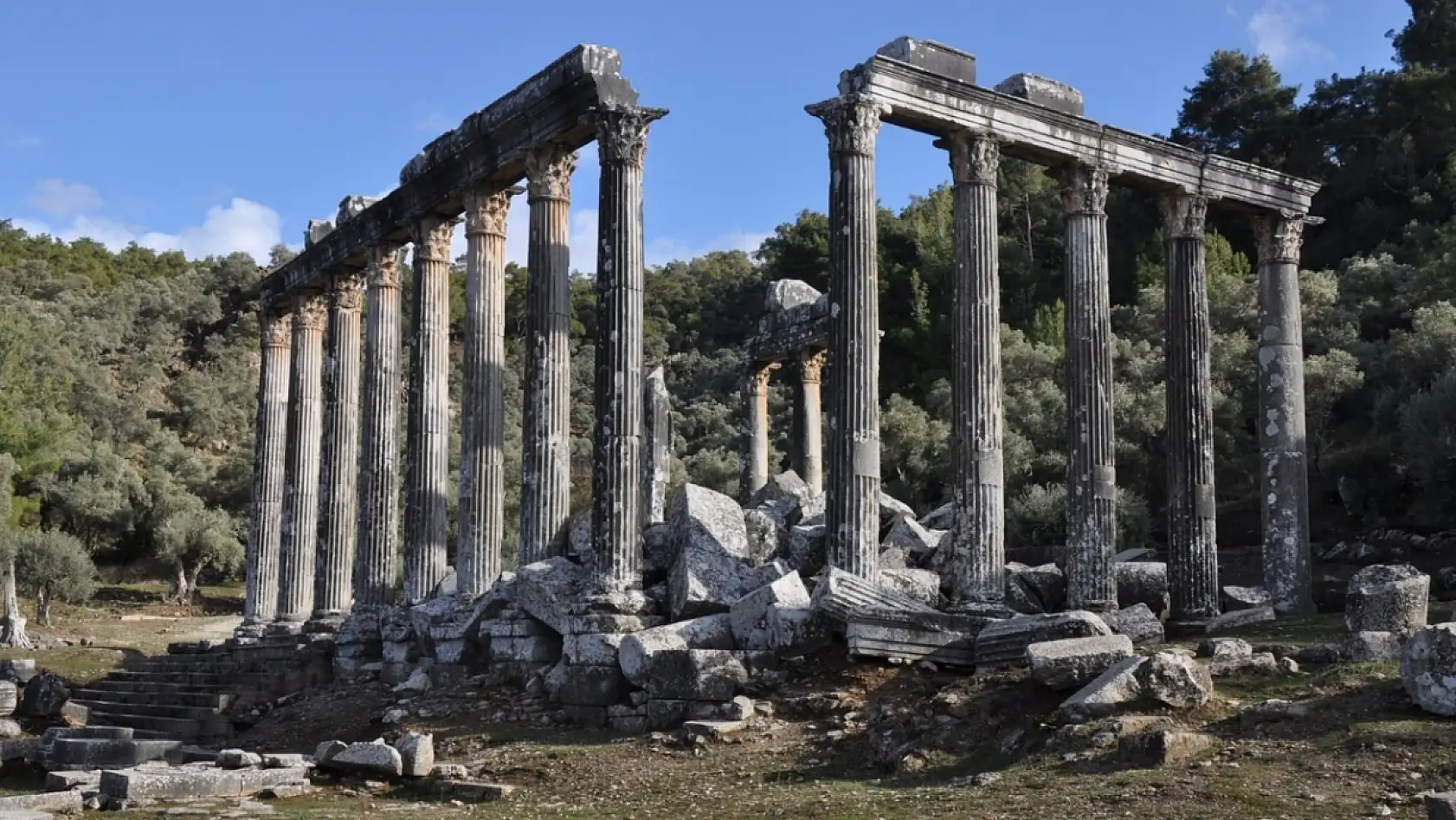 Anadolu'nun en sağlam tapınağı Milas'ta yükseliyor