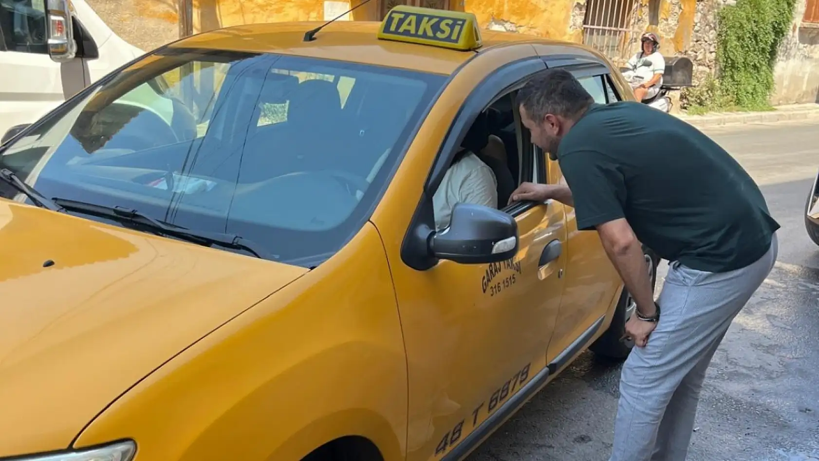 Dolmuş ve Taksilerde Sigara Yasağına Sıkı Takip