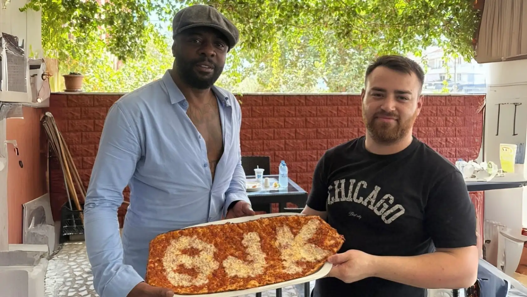 Eski Beşiktaşlı Futbolcu Pascal Nouma Milas'ta İlgiyle Karşılandı