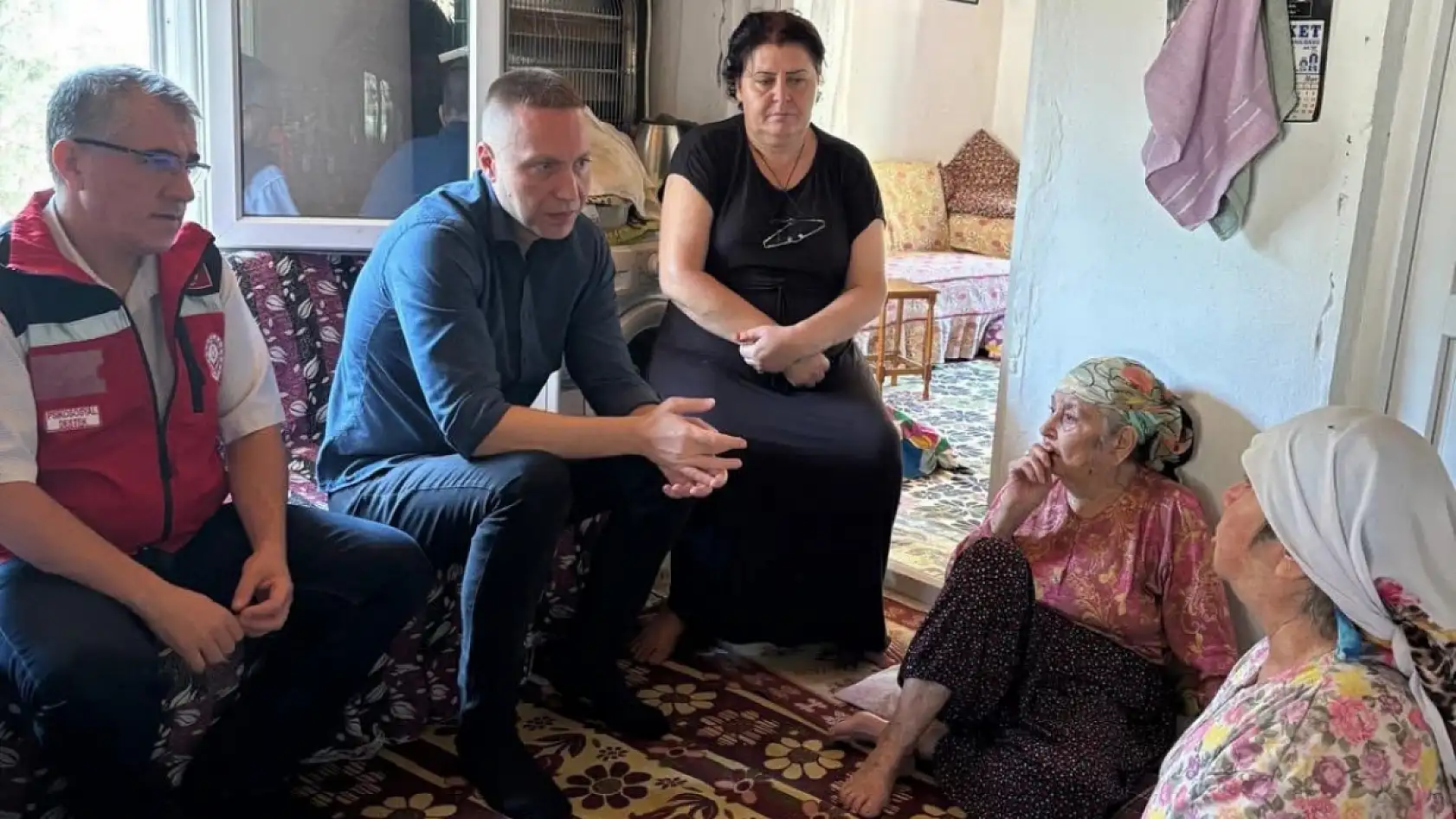 Milas'ta 30 Yıldır Engelli Kızına Bakan 88 Yaşındaki Anneye Devletin Şefkat Eli Uzandı