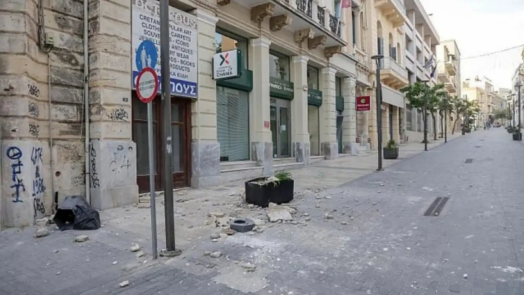 Ege'de meydana gelen deprem Girit Adası'nda hasara yol açtı: Eğitim durduruldu