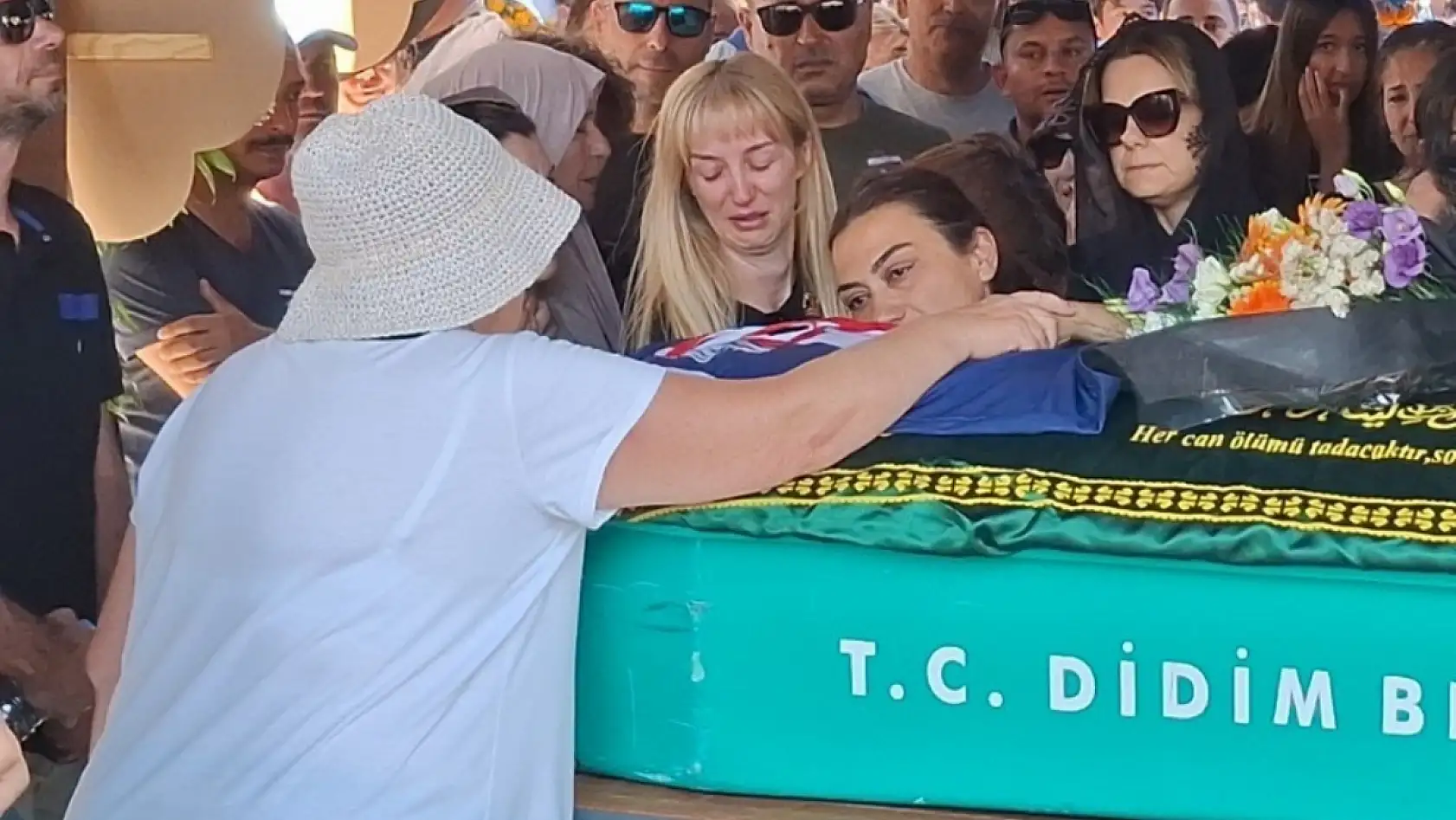 Milas'ta Kazada Hayatını Kaybeden Derin'e Didim'de Hüzünlü Veda