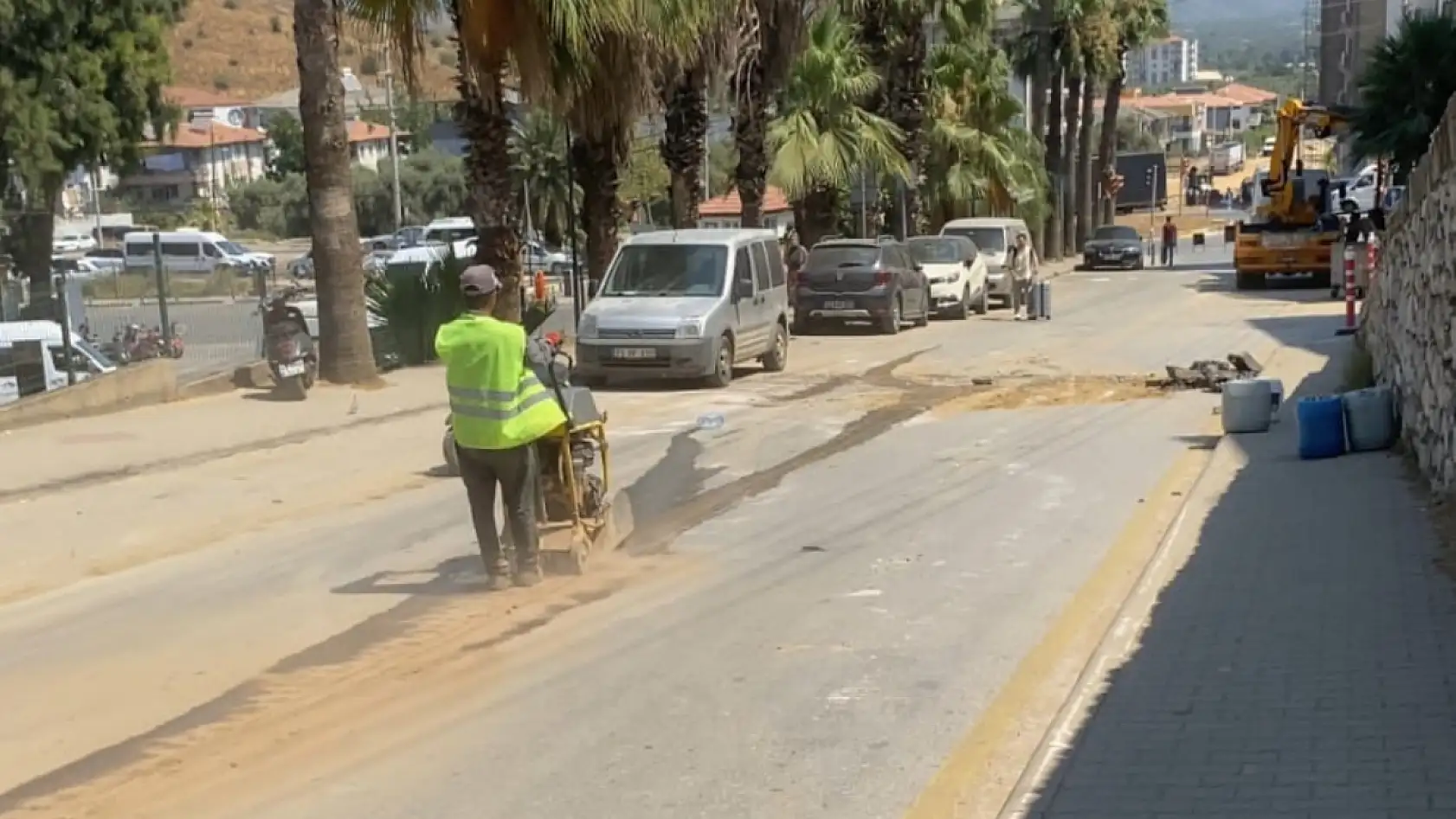 Nazmi Akdeniz Caddesi 4 Gün Trafiğe Kapalı
