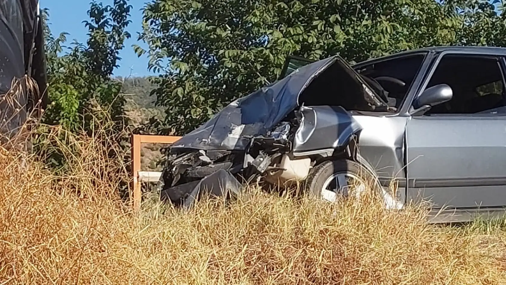 Milas'ta tır ile otomobil çarpıştı: 1 kişi yaralandı