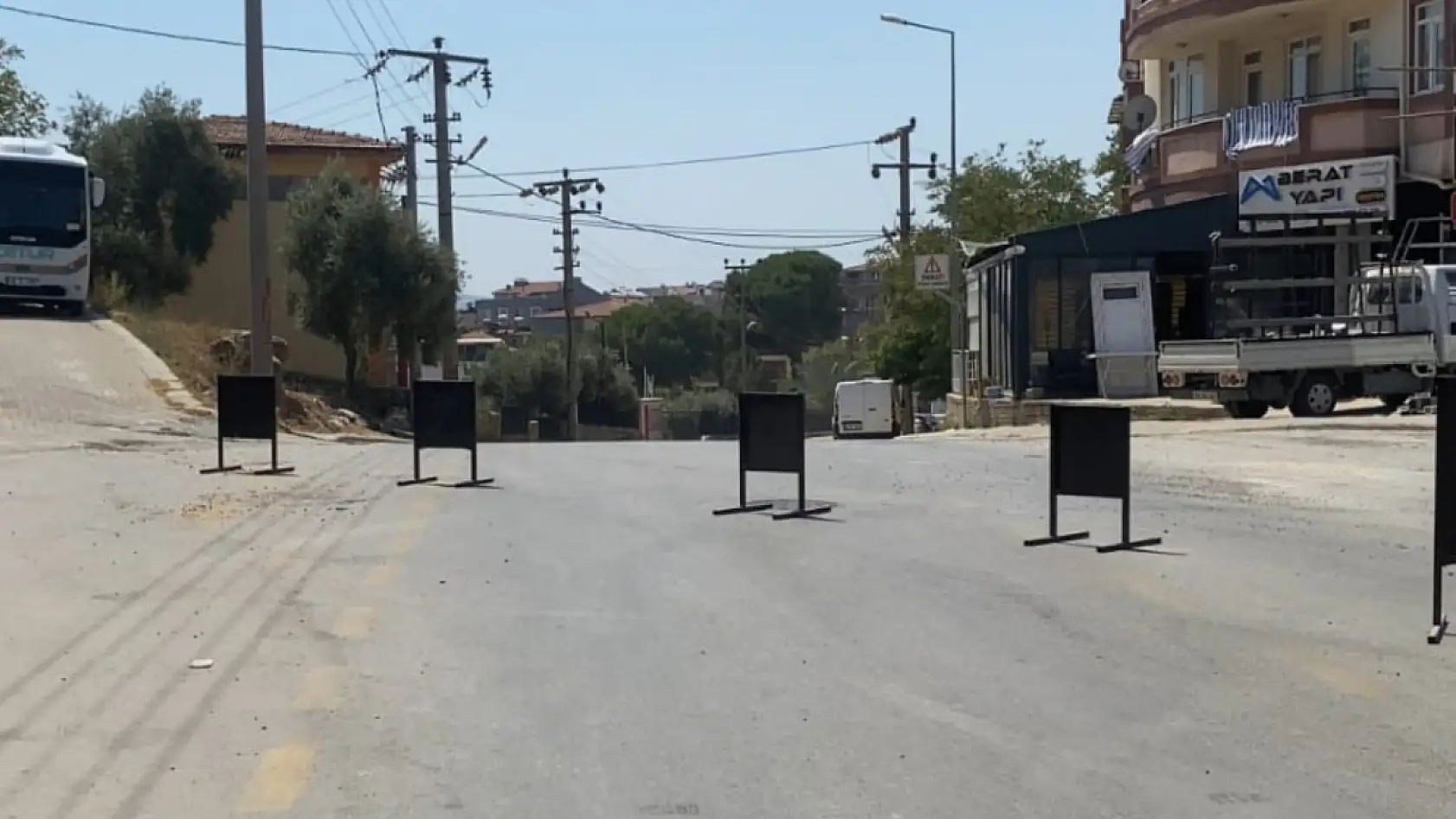 Nazmi Akdeniz Caddesi 4 Gün Trafiğe Kapalı