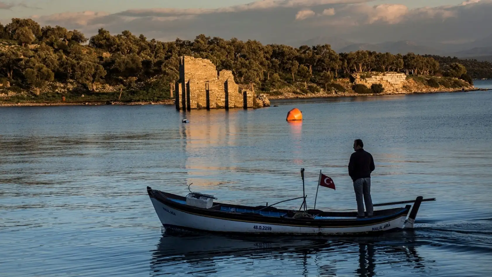 Yaz Bitmeden Son Bir Deniz Macerası: Milas'ın Huzurlu Koyları Ortaya Çıktı!