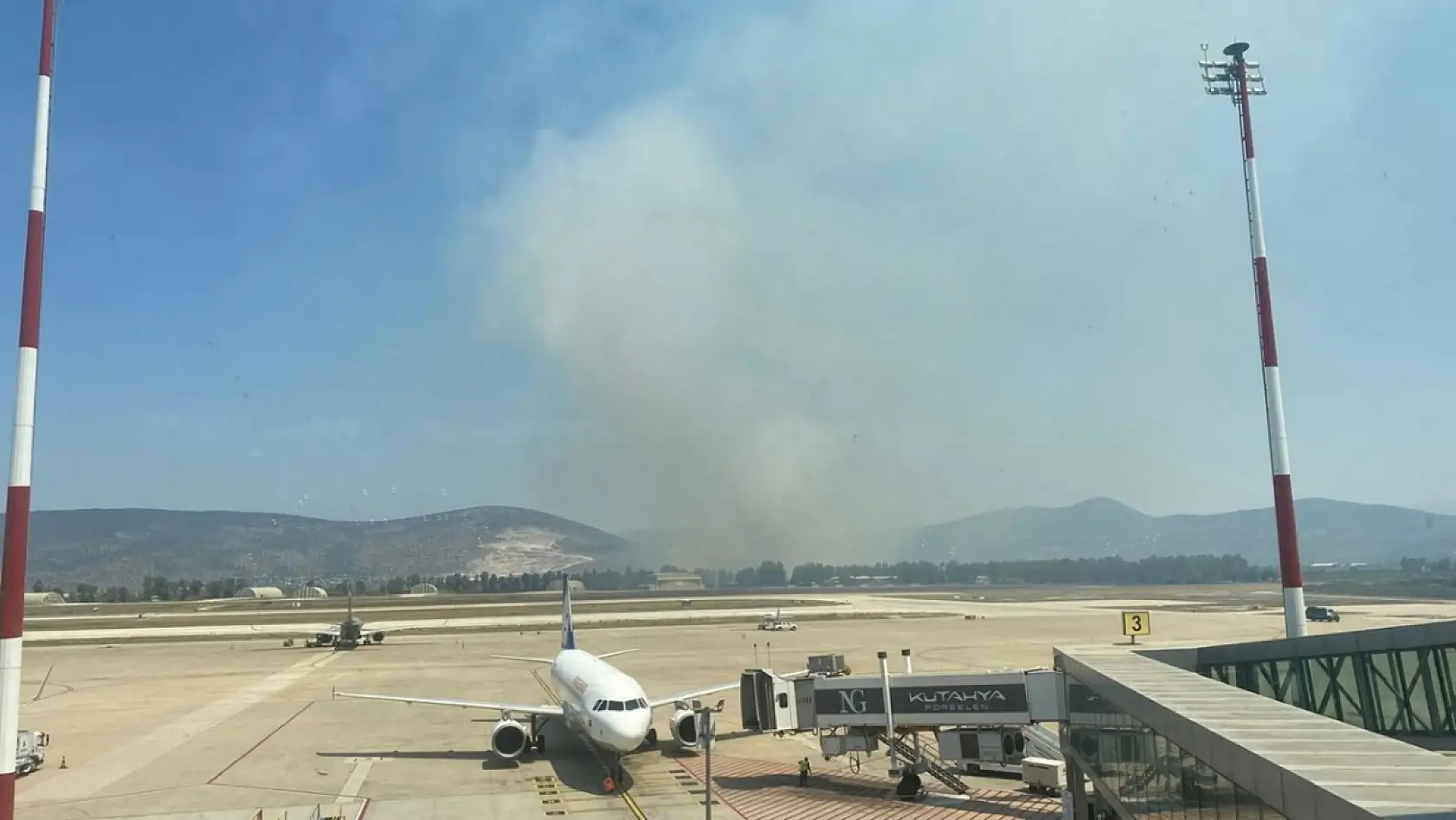 Milas Avşar Mahallesi'nde Otluk Alanda Çıkan Yangın Büyüyor