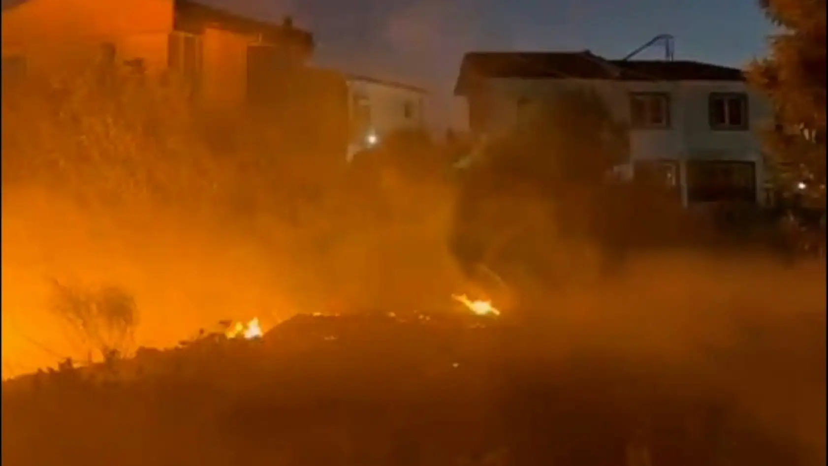 Milas'ın Ören Mahallesi'nde Elektrik Tellerinden Çıkan Yangın Paniğe Neden Oldu