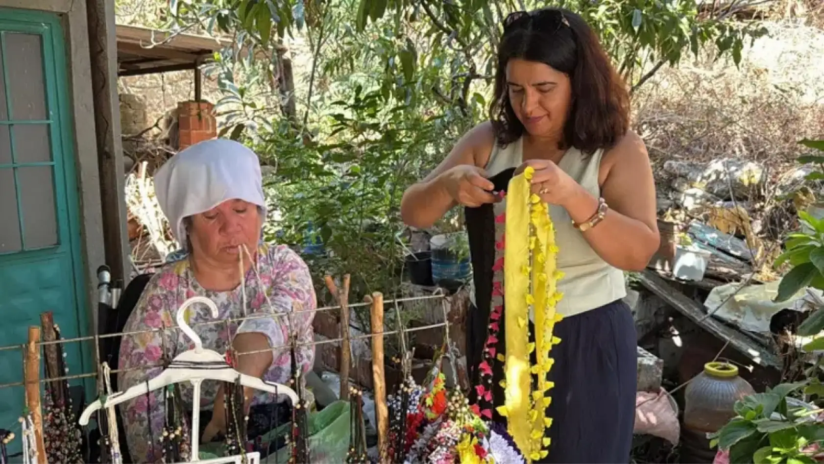 Milas'ta 88 Yaşındaki Anne, 59 Yaşındaki Engelli Kızına 30 Yıldır Tek Başına Bakıyor