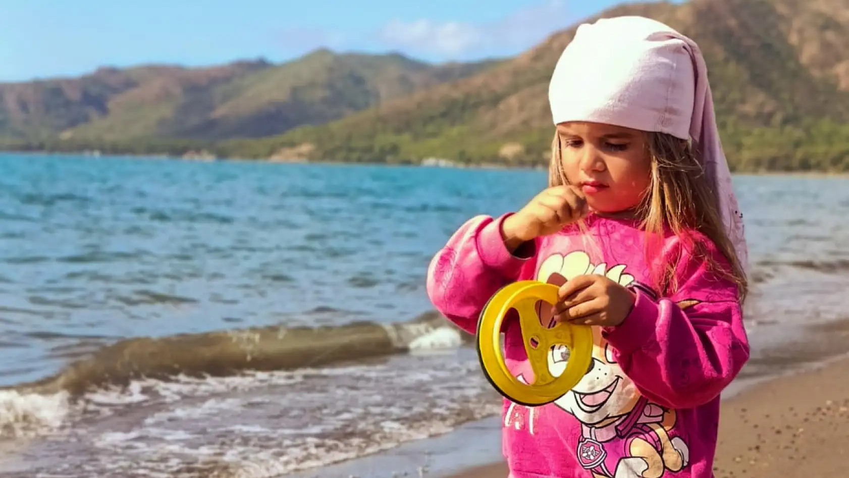 Milas'ta ilham veren bir hikâye: Şehir hayatından sıkılan aile karavanla yaşamaya başladı