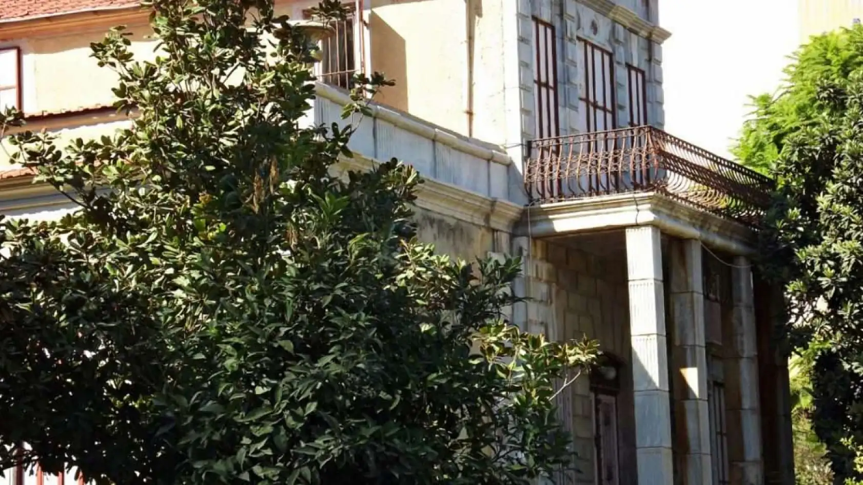 Bir Osmanlı subayı ve Fransız kadının aşk hikâyesi: Madam Murat'ın Evi