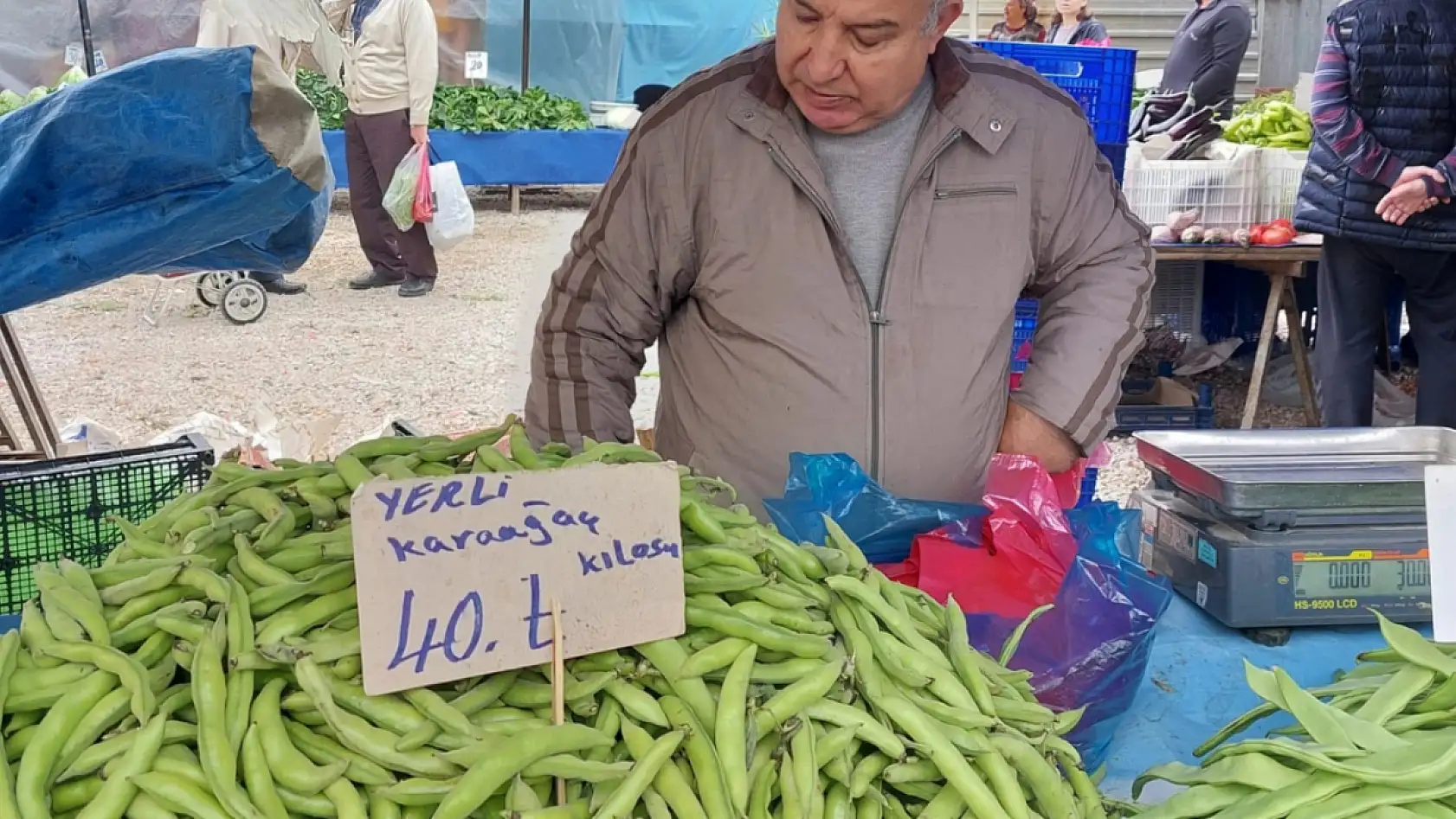 Pazarda bahar erken geldi: Milas tezgâhlarında neler var?