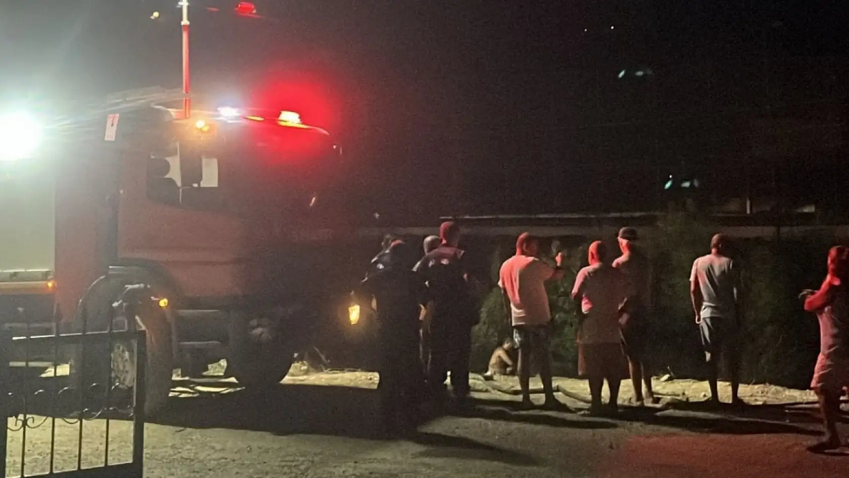 Milas'ın Ören Mahallesi'nde Elektrik Tellerinden Çıkan Yangın Paniğe Neden Oldu