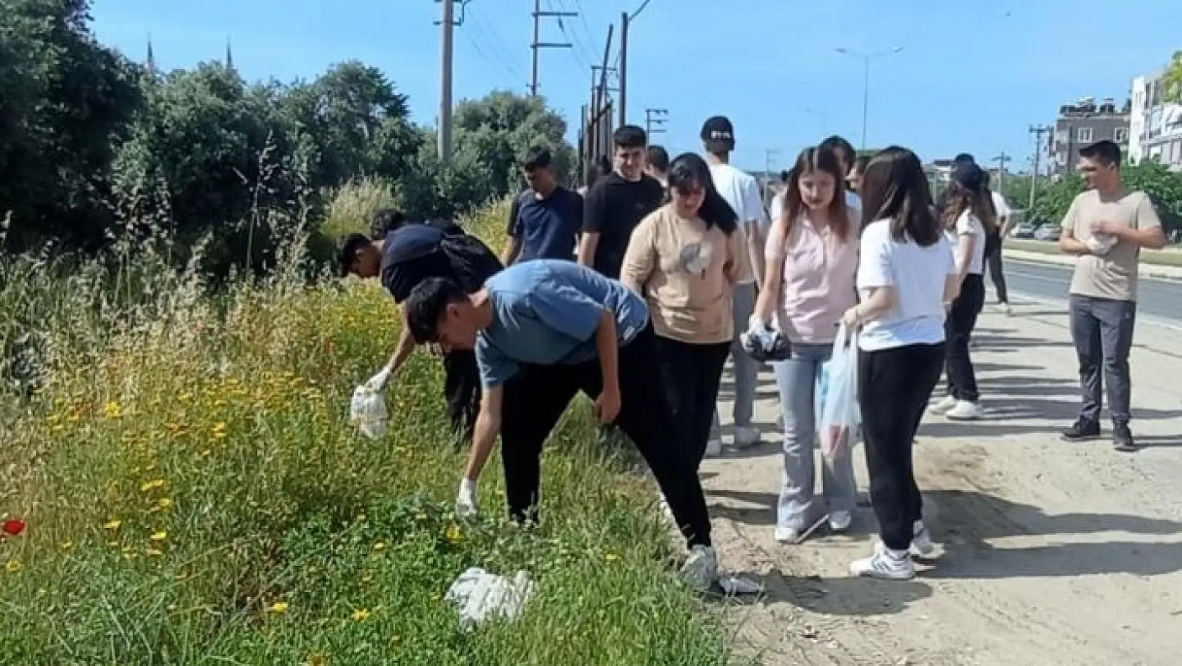 Milas'ta öğrenciler çevreyi korumak için yürüdü