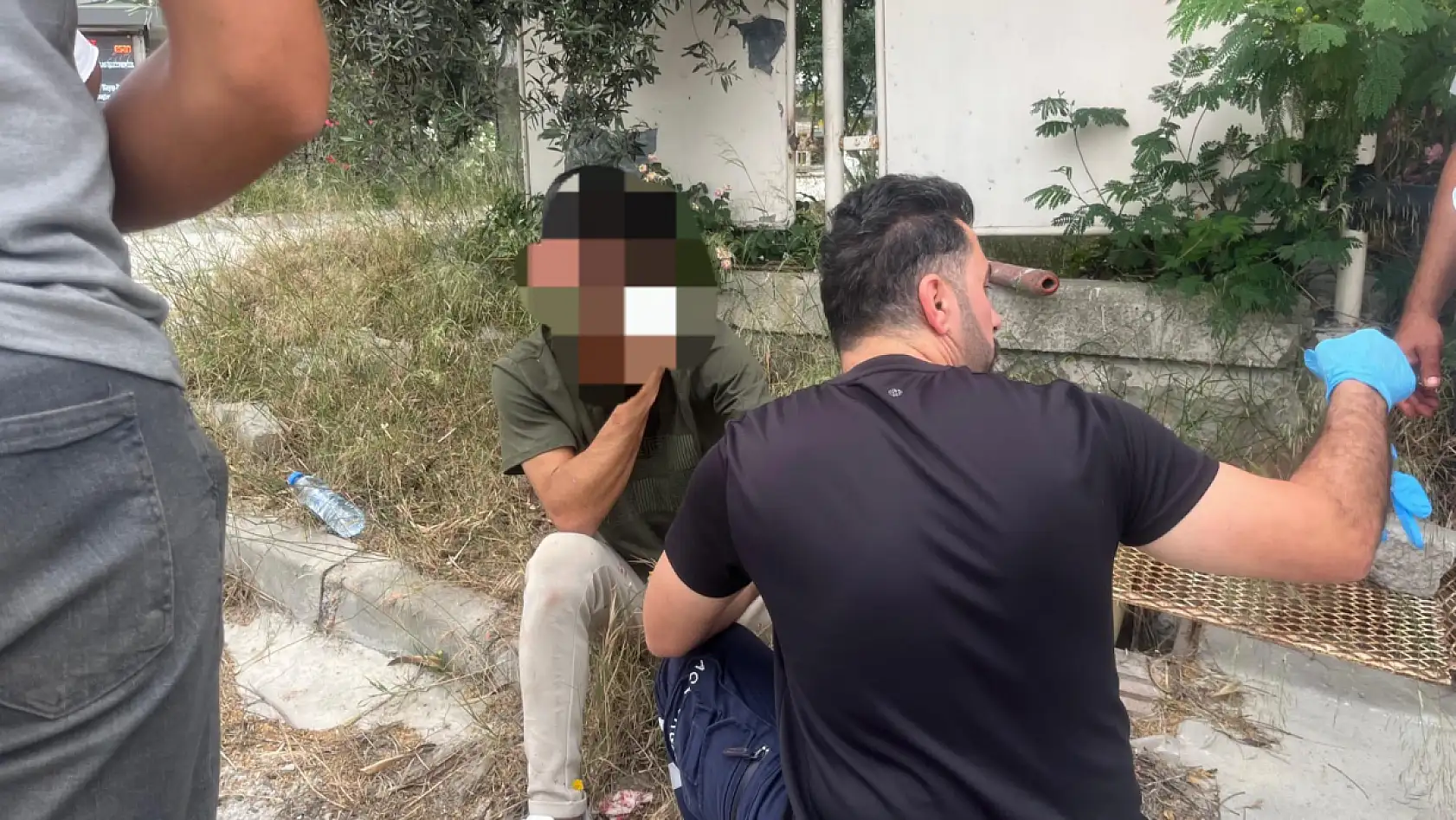 Ünlü oyuncu Şerif Sezer'in Milas'ta karıştığı kazada genç sürücü ağır yaralandı